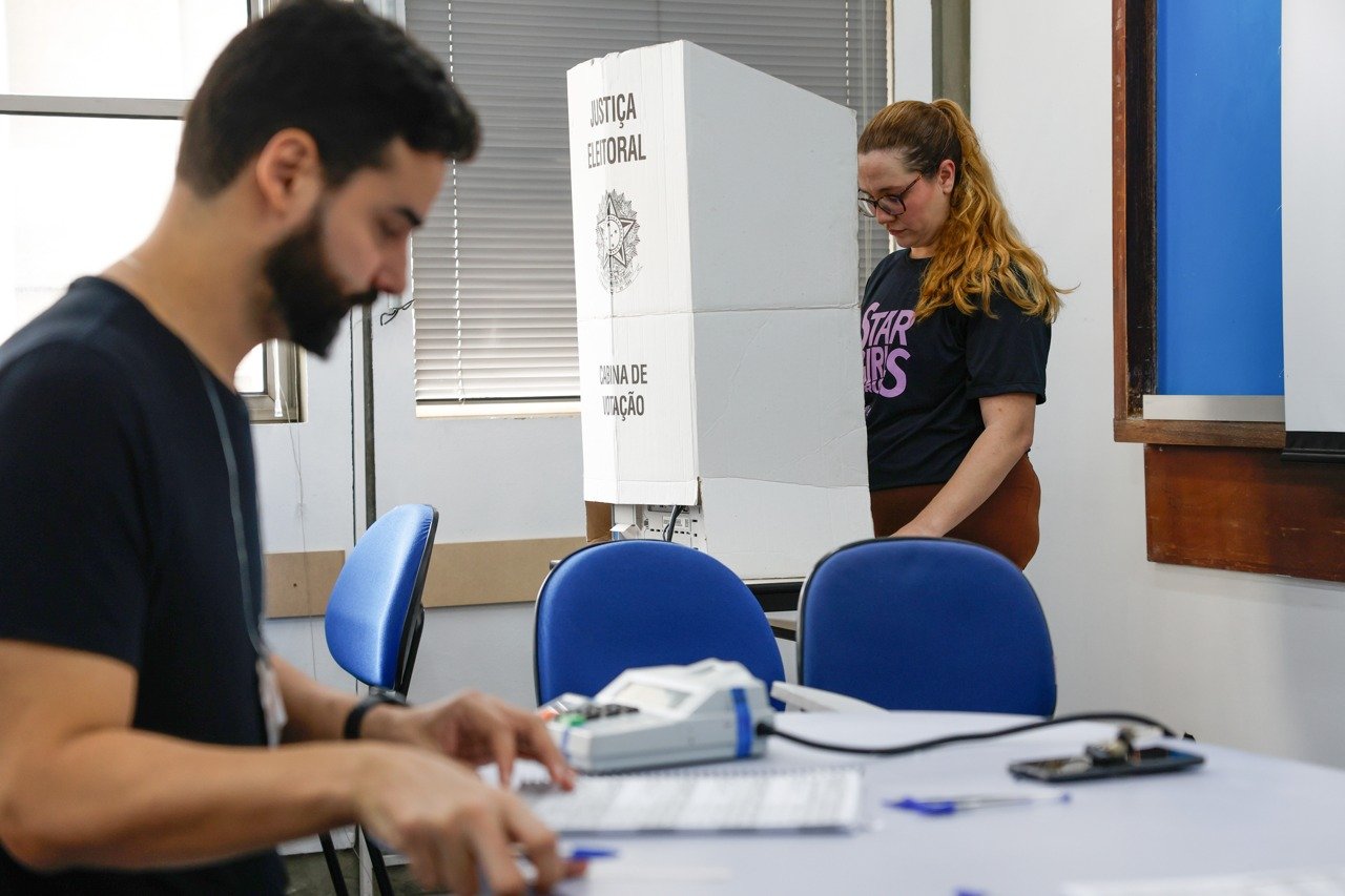 Votação regular na UERJ, Rio de Janeiro, em4 de outubro de2026; foto de arquivo.