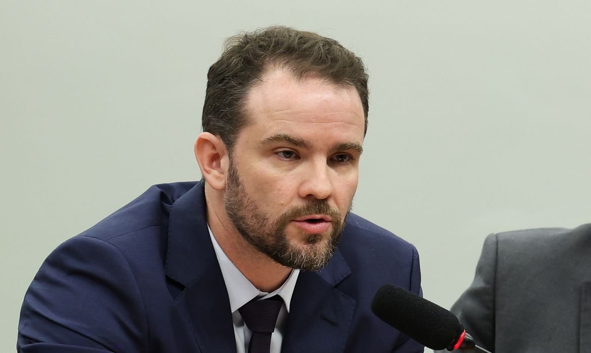 Dario Durigan em reunião da Câmara dos Deputados, em 12 de maio de 2026; foto de arquivo.
