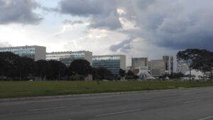 Vista parcial da Esplanada dos Ministérios em Brasília; foto de arquivo de 11 de abril de 2015.